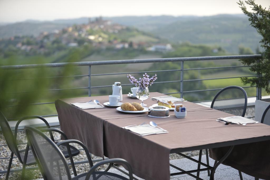 Ca' Del Lupo Hotel Montelupo Albese Exterior foto