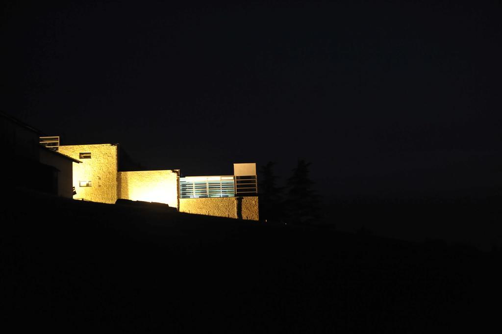 Ca' Del Lupo Hotel Montelupo Albese Exterior foto