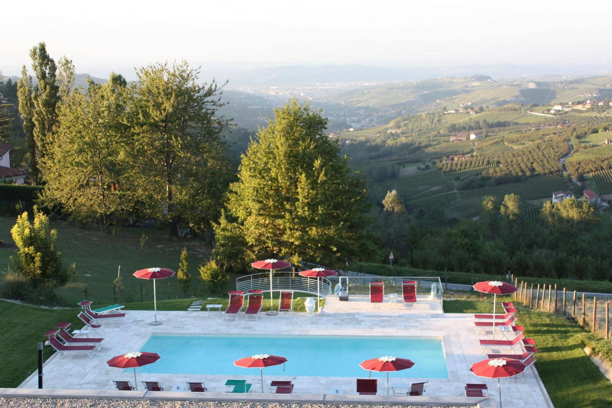 Ca' Del Lupo Hotel Montelupo Albese Exterior foto